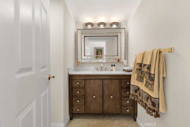 3627 Via Del Prado, Calabasas, CA 91302