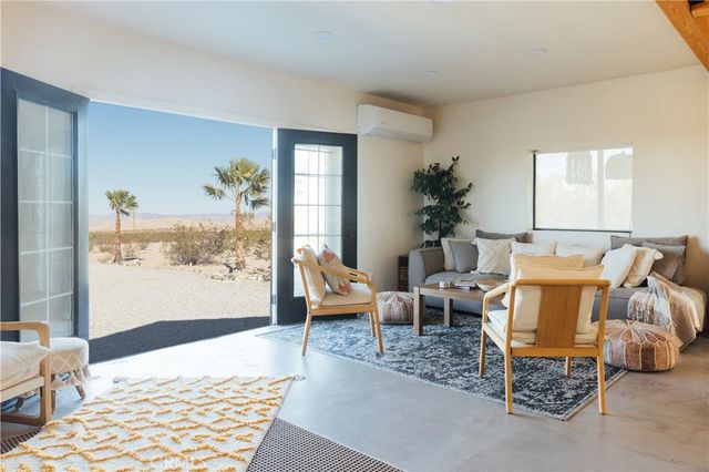 75243 Sullivan, 29 Palms, CA 92277