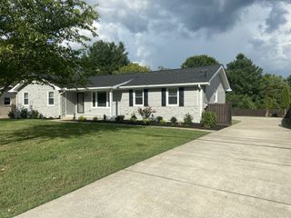 190 Wessington Pl, Hendersonville, TN 37075