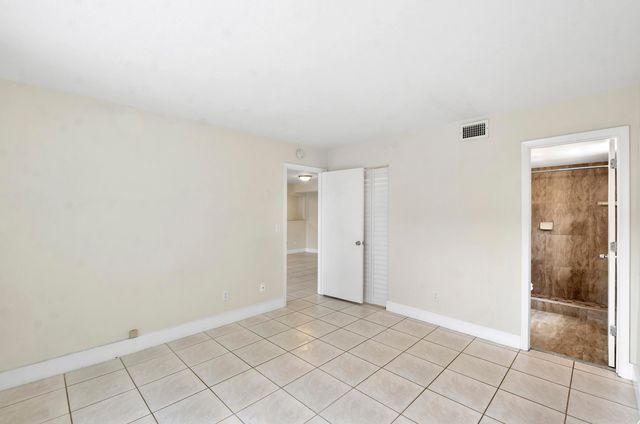 10710 Royal Palm Boulevard 2-2, Coral Springs, FL 33065