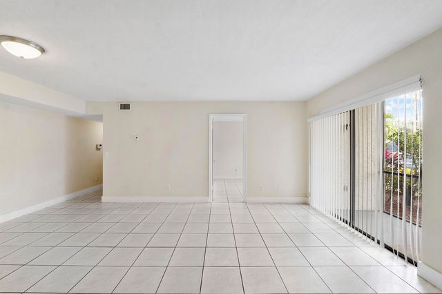10710 Royal Palm Boulevard 2-2, Coral Springs, FL 33065