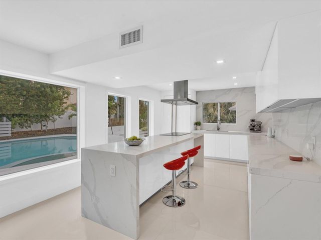 1903 Bay Drive, Pompano Beach, FL 33062