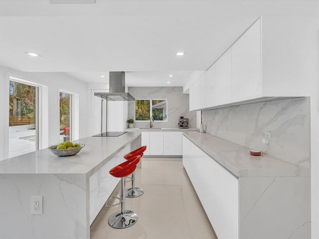 1903 Bay Drive, Pompano Beach, FL 33062