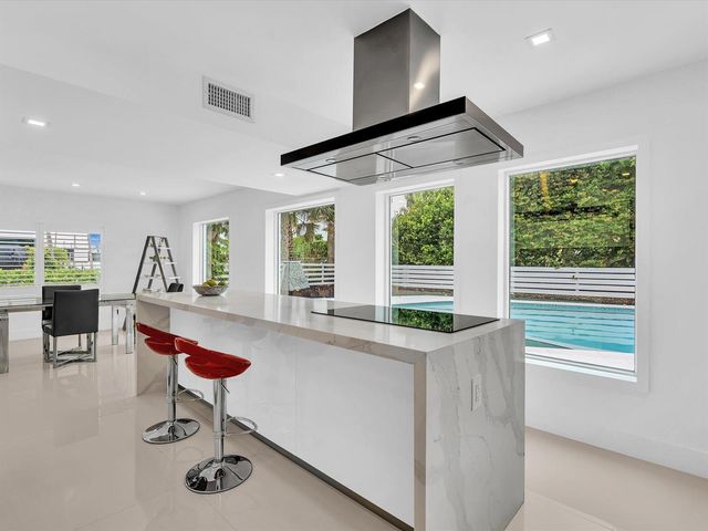 1903 Bay Drive, Pompano Beach, FL 33062