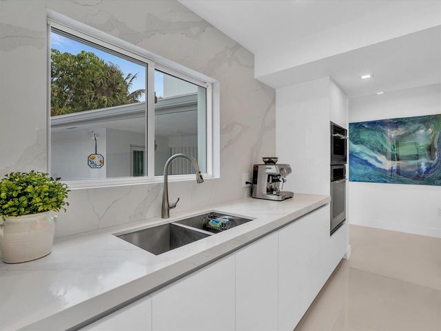 1903 Bay Drive, Pompano Beach, FL 33062