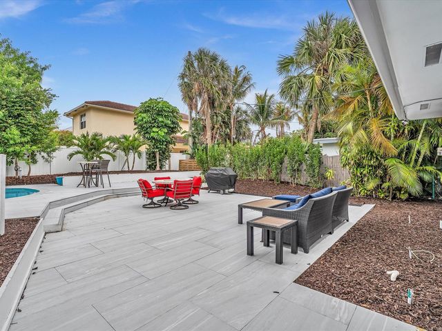 1903 Bay Drive, Pompano Beach, FL 33062