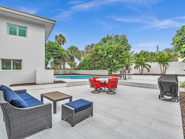 1903 Bay Drive, Pompano Beach, FL 33062
