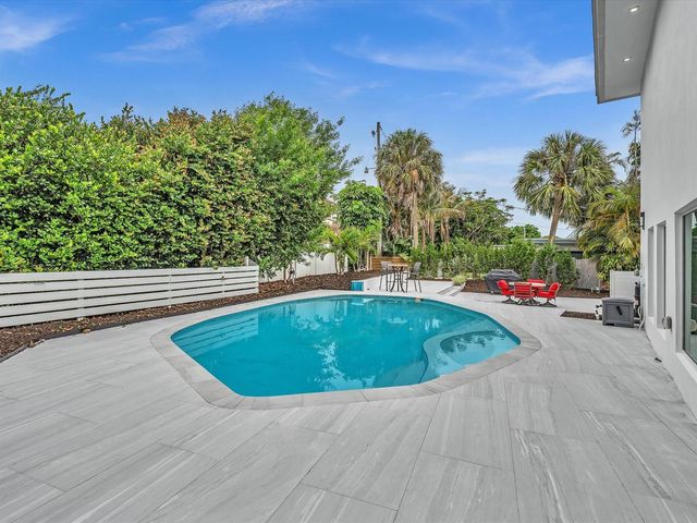 1903 Bay Drive, Pompano Beach, FL 33062