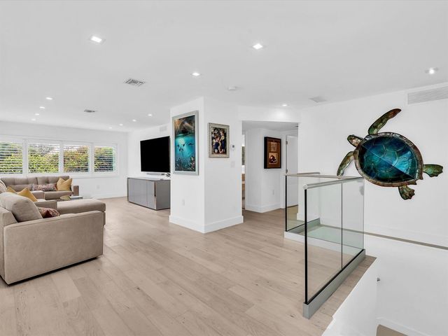1903 Bay Drive, Pompano Beach, FL 33062