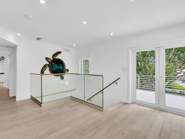 1903 Bay Drive, Pompano Beach, FL 33062