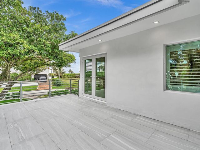 1903 Bay Drive, Pompano Beach, FL 33062