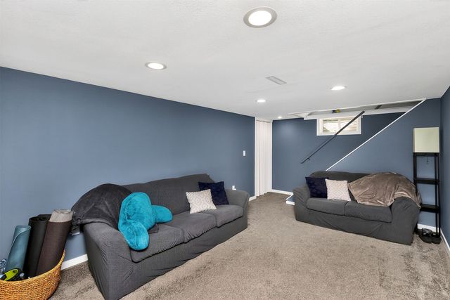 1922 E 29th Street, Des Moines, IA 50317