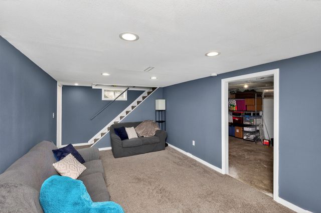 1922 E 29th Street, Des Moines, IA 50317