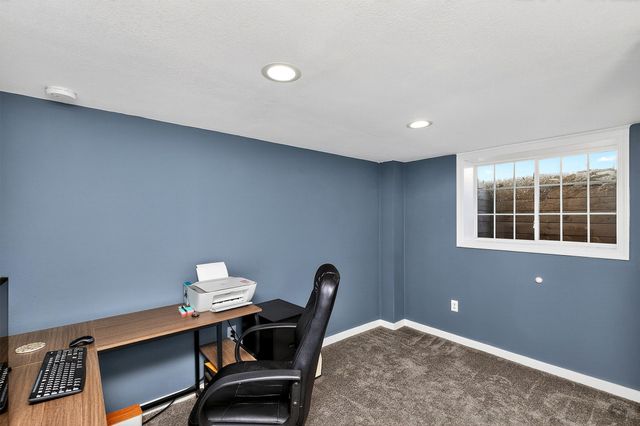 1922 E 29th Street, Des Moines, IA 50317