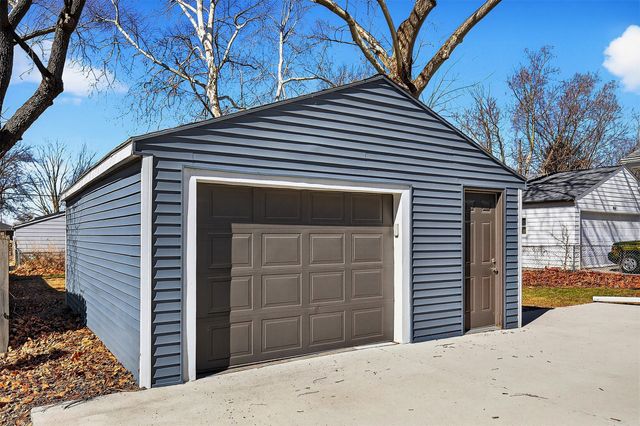 1922 E 29th Street, Des Moines, IA 50317