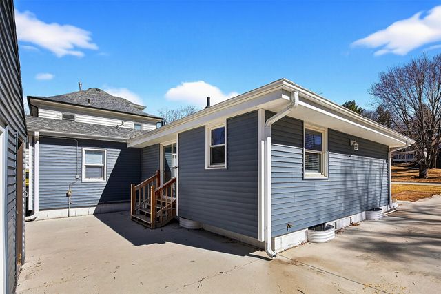 1922 E 29th Street, Des Moines, IA 50317