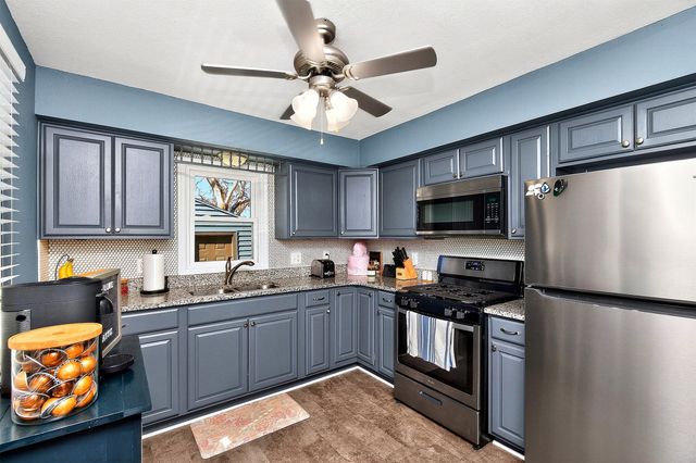 1922 E 29th Street, Des Moines, IA 50317