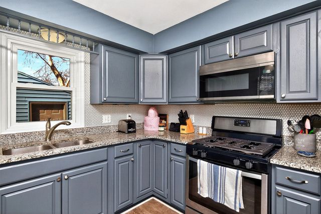 1922 E 29th Street, Des Moines, IA 50317