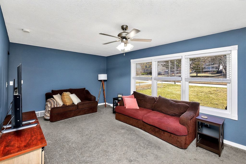 1922 E 29th Street, Des Moines, IA 50317