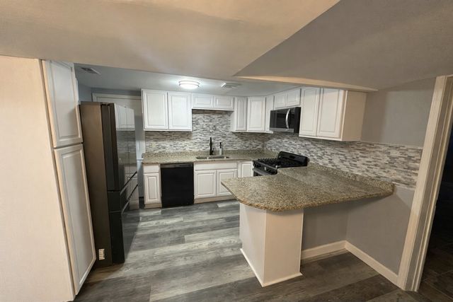 7612 S PHILLIPS Avenue garden, Chicago, IL 60649