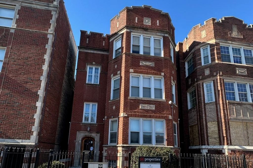 7612 S PHILLIPS Avenue garden, Chicago, IL 60649