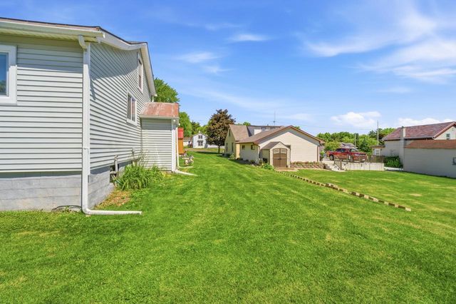 401 W Water STREET, Cascade, WI 53011