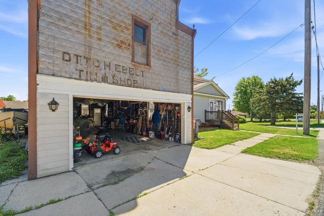 401 W Water STREET, Cascade, WI 53011