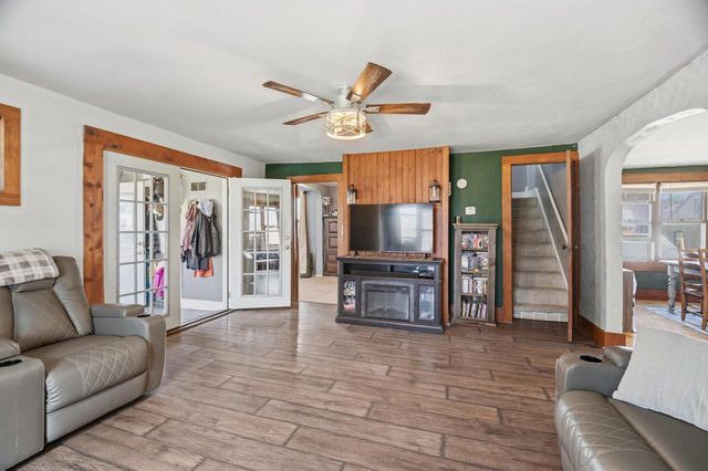 401 W Water STREET, Cascade, WI 53011