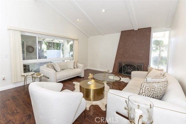 11801 Thunderbird Avenue, Porter Ranch (los Angeles), CA 91326