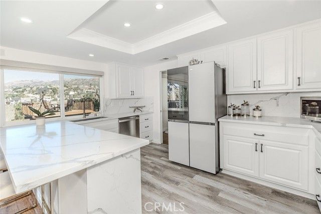 11801 Thunderbird Avenue, Porter Ranch (los Angeles), CA 91326