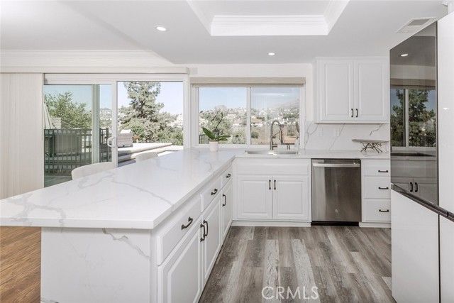 11801 Thunderbird Avenue, Porter Ranch (los Angeles), CA 91326