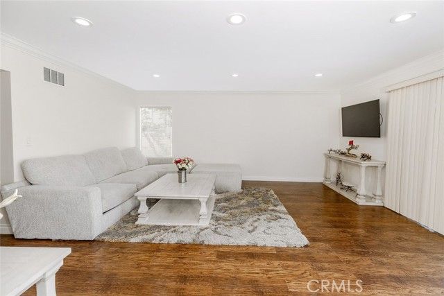 11801 Thunderbird Avenue, Porter Ranch (los Angeles), CA 91326