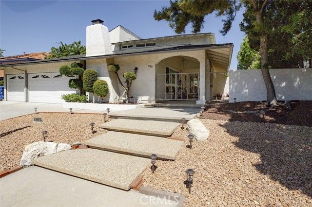 11801 Thunderbird Avenue, Porter Ranch (los Angeles), CA 91326