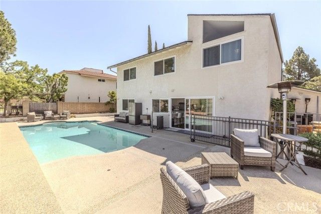 11801 Thunderbird Avenue, Porter Ranch (los Angeles), CA 91326