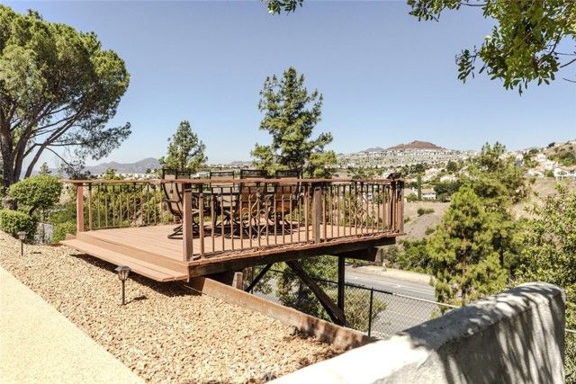 11801 Thunderbird Avenue, Porter Ranch (los Angeles), CA 91326