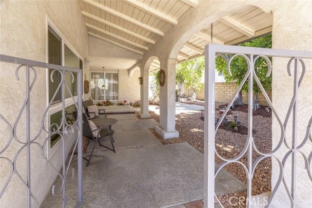 11801 Thunderbird Avenue, Porter Ranch (los Angeles), CA 91326