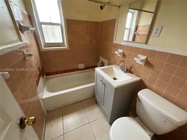 648 NE 139th St 650, North Miami, FL 33161