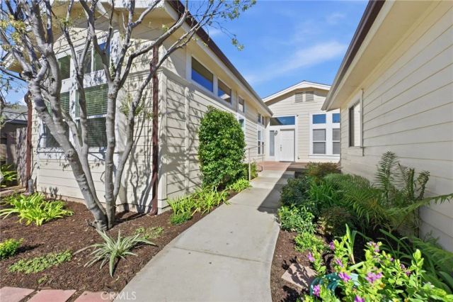 158 Cecil, Costa Mesa, CA 92627