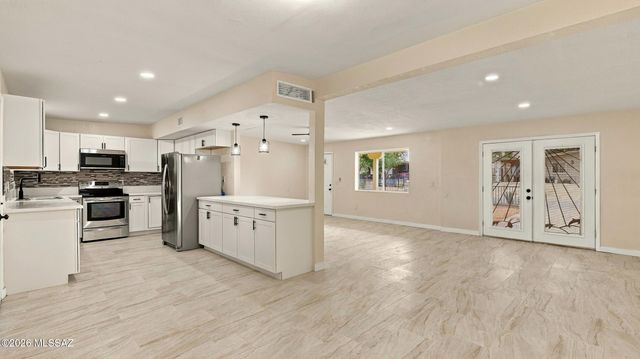 6558 S Iberia Circle, Tucson, AZ 85757