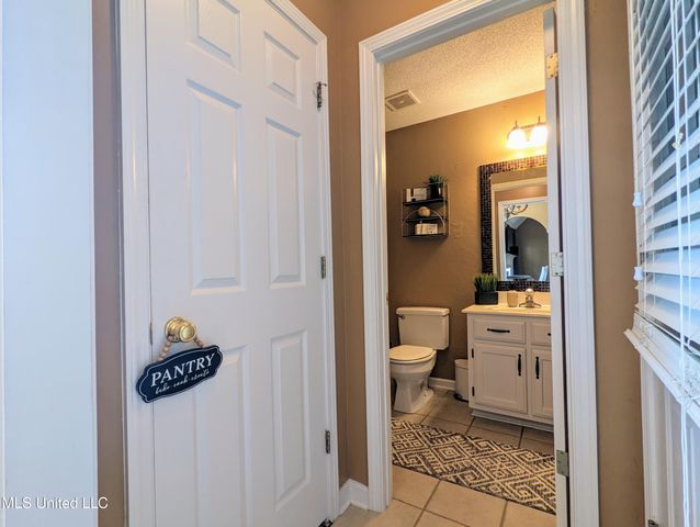 4253 Lakecrest Cove, Olive Branch, MS 38654