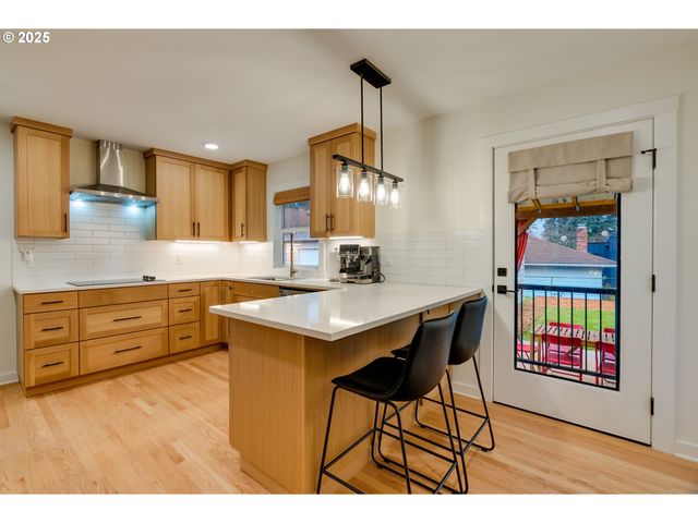 2843 Se 74TH Ave, Portland, OR 97206