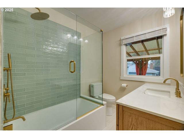 2843 Se 74TH Ave, Portland, OR 97206