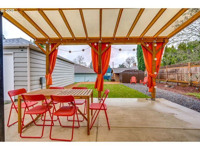 2843 Se 74TH Ave, Portland, OR 97206