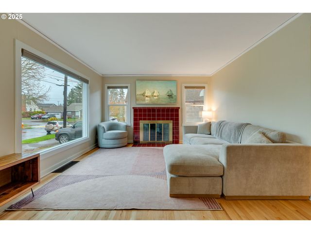 2843 Se 74TH Ave, Portland, OR 97206