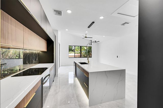 6488 Via Rosa, Boca Raton, FL 33433