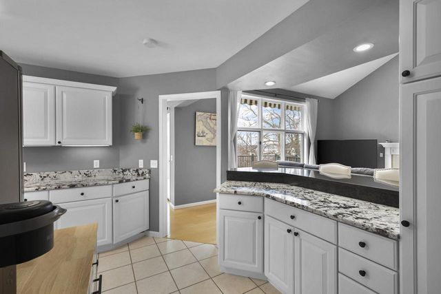 29 Weir Circle, Madison, WI 53719