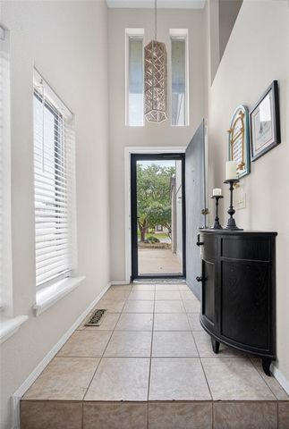 9805 Hefner Village Drive, Oklahoma City, OK 73162