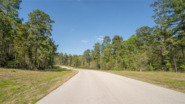 000 Bighorn RD, Huntsville, TX 77340