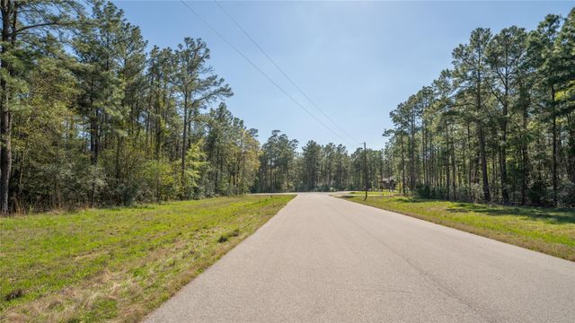 000 Bighorn RD, Huntsville, TX 77340