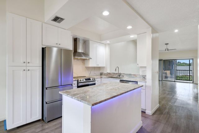 7891 Willow Springs Drive 1022, Lake Worth Beach, FL 33467